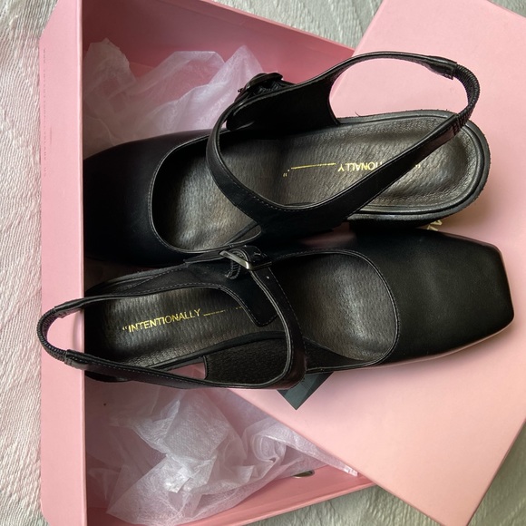 Brand new never worn intentionally blank office clog - Picture 7 of 8